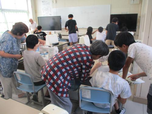 5・6年生家庭 ミシンの学習