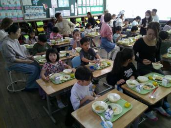 給食