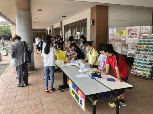 6年生による販売体験活動2