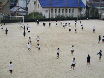 元気に遊ぶ昼休み