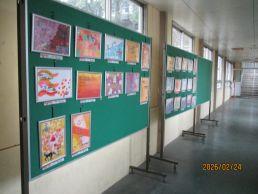 校舎内の生徒作品