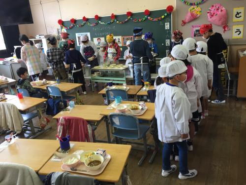 初めての給食
