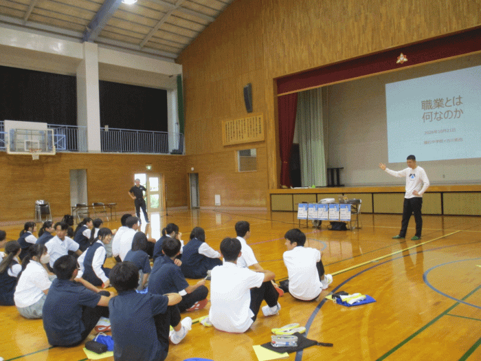 10月21日 第1回職業講話(2年)